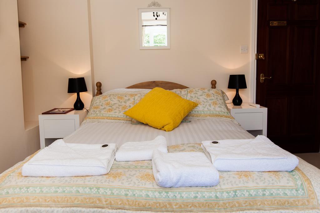 Hotel The Three Horseshoes Alton  Exteriér fotografie