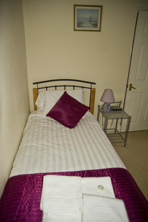 Hotel The Three Horseshoes Alton  Exteriér fotografie
